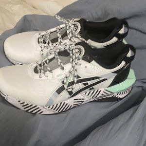 NWOT women’s ASICS size 7.5 running sneakers